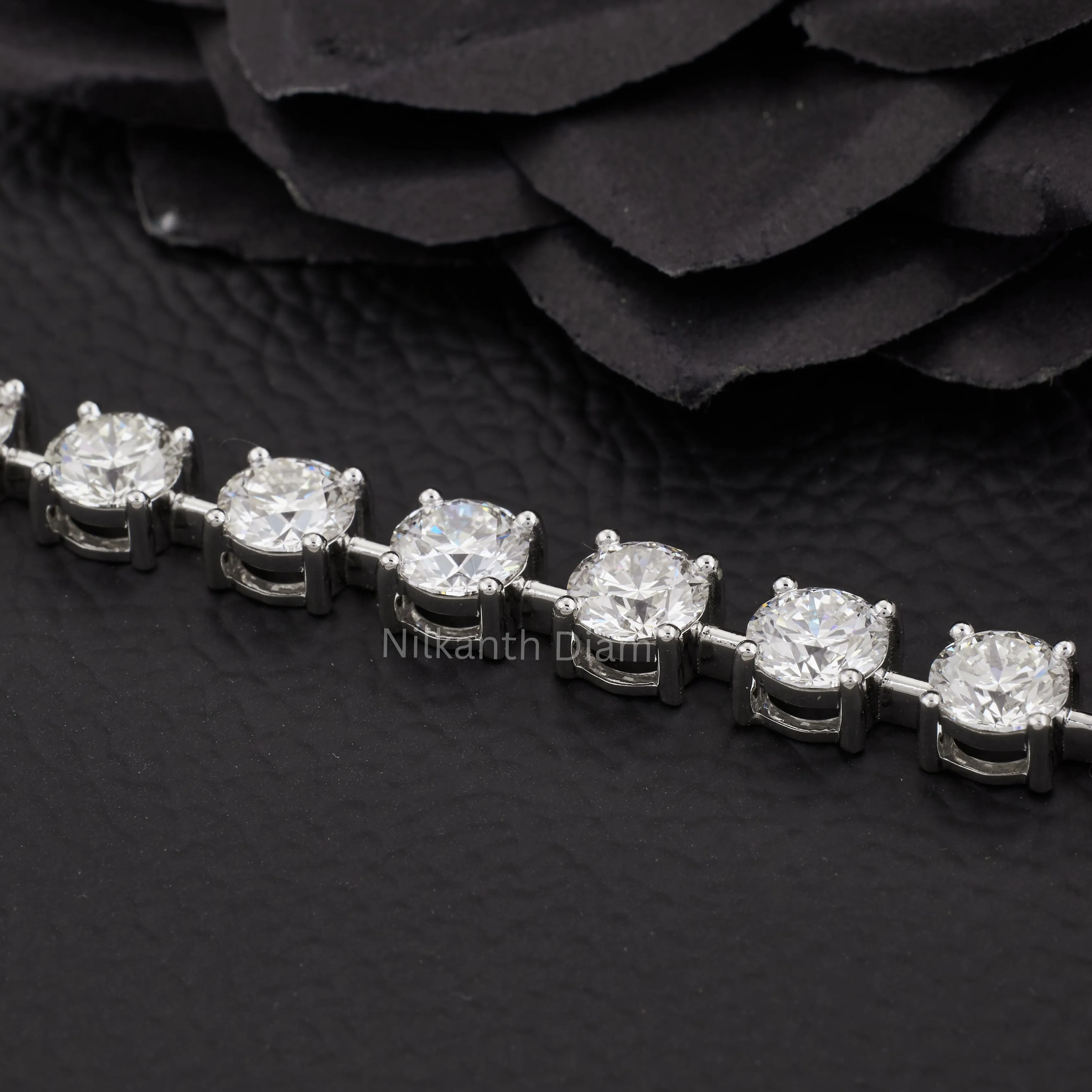 21 TCW Round Diamond tennis Bracelet