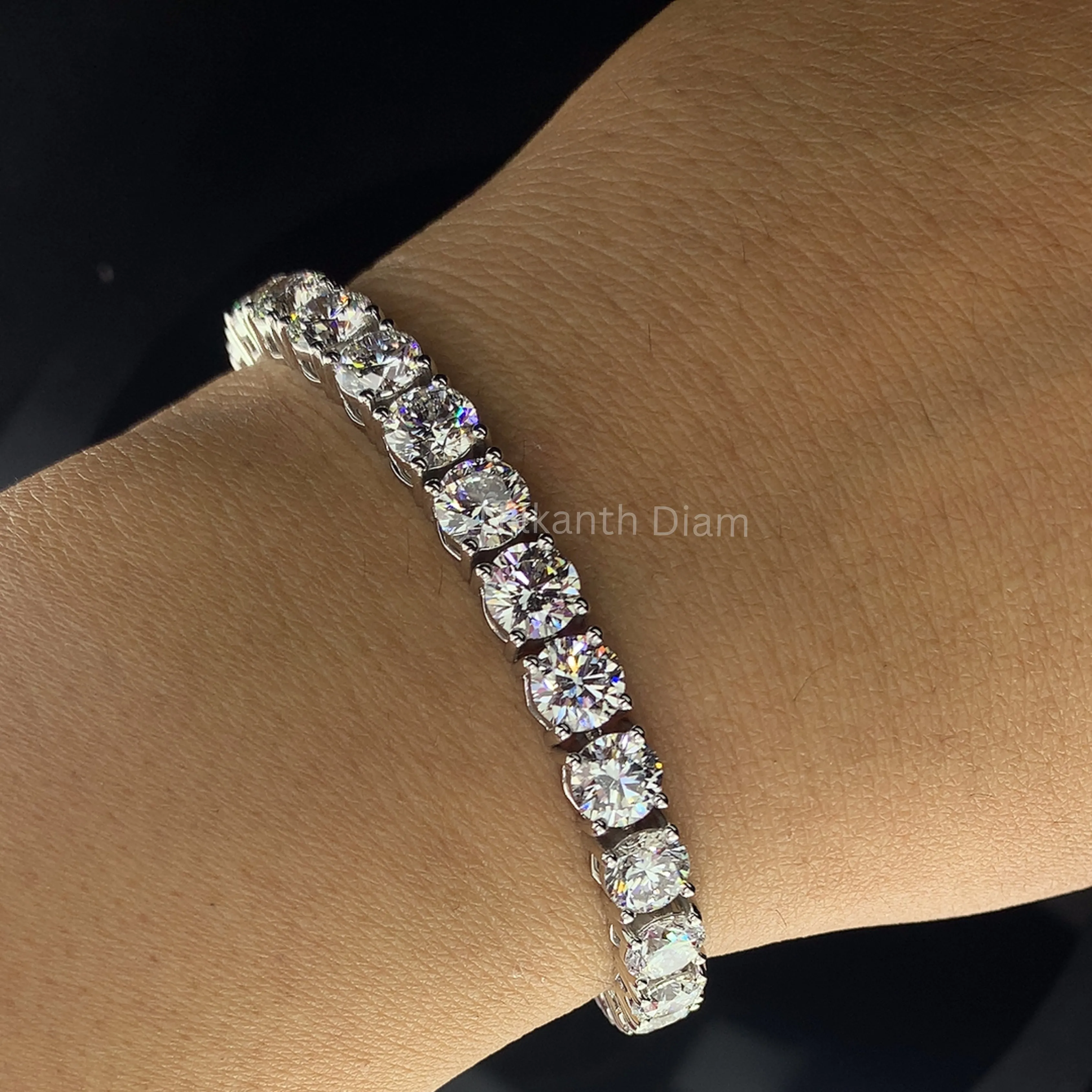 27 TCW Round Diamond tennis Bracelet