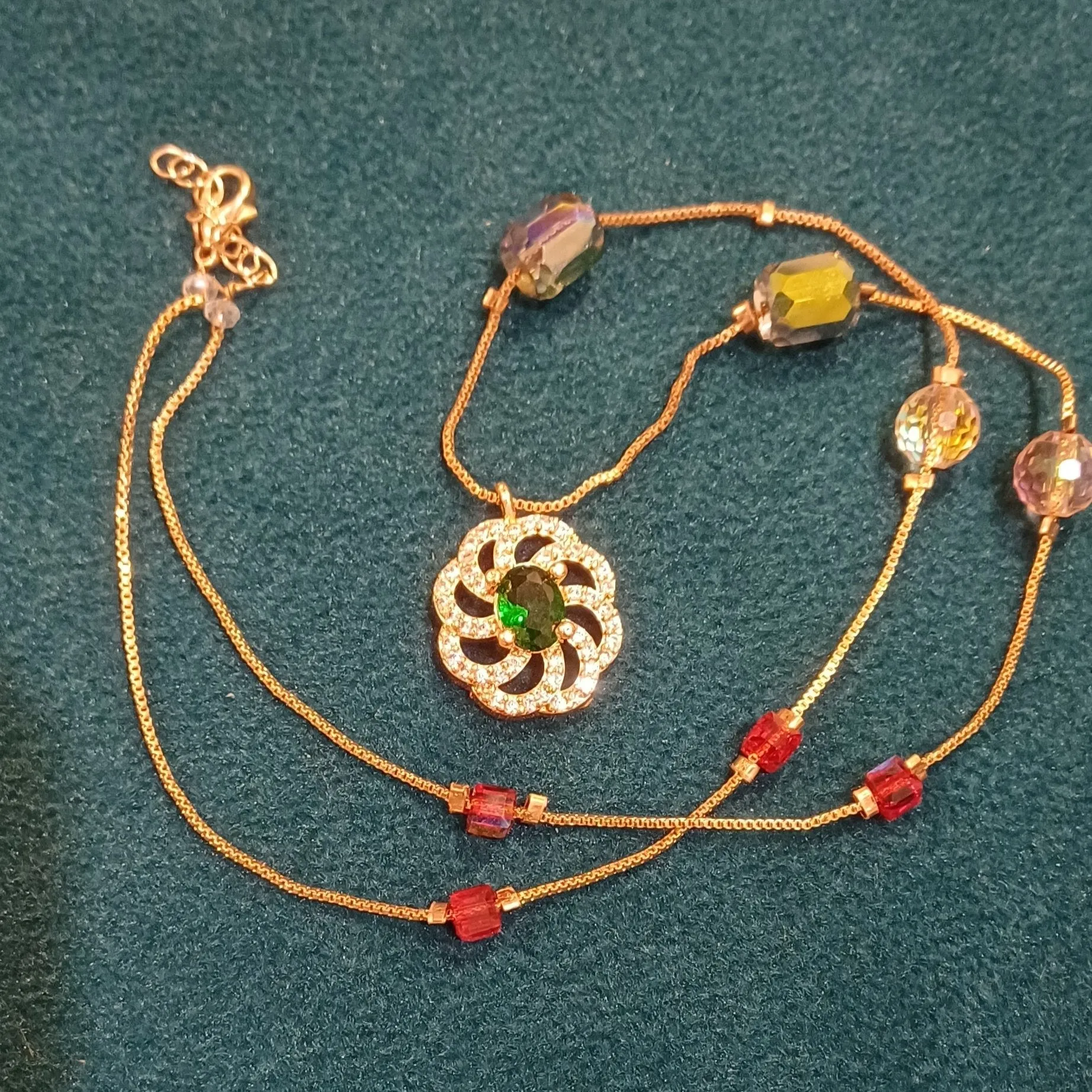Beads chain green emerald pendant_1