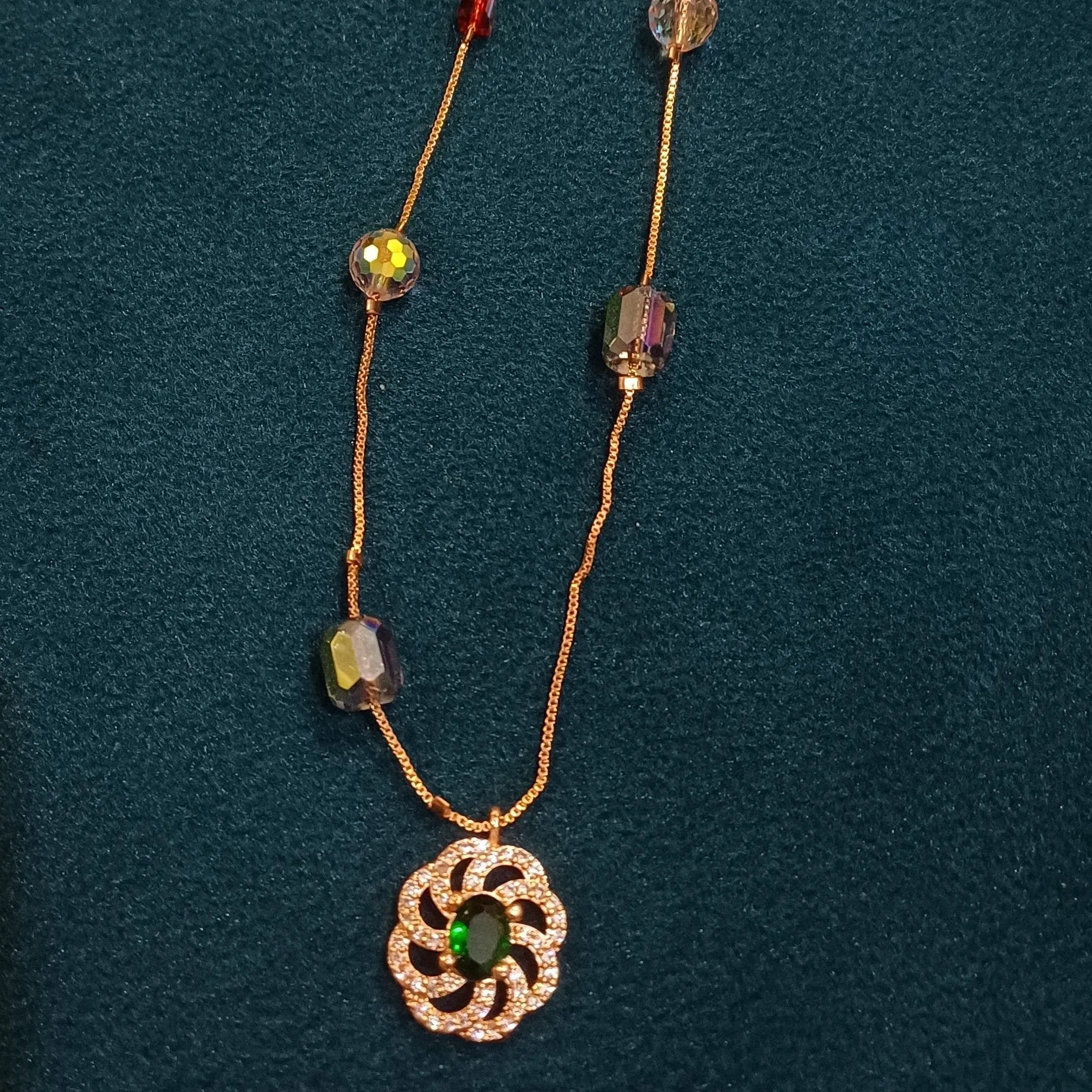 Beads chain green emerald pendant_1