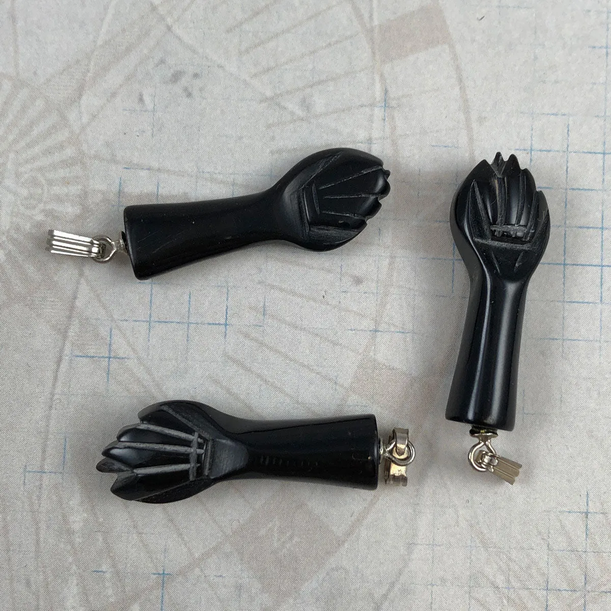 Black Azabache Figa Fist Pendants - Lucky Amulets