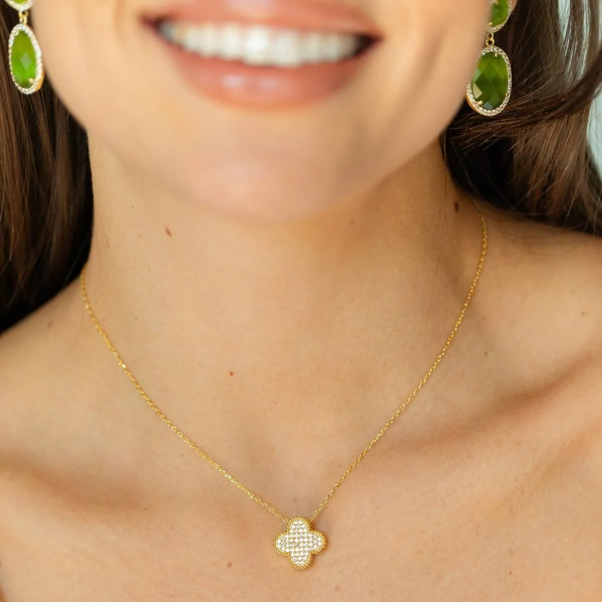 Bringing Luck Pendant Necklace - Gold