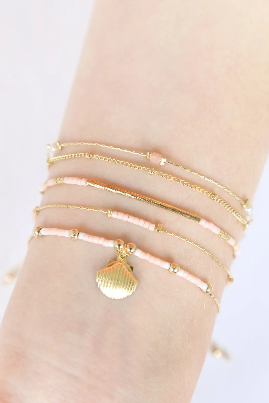 Cast Metal Clam Shape Charm Bracelet