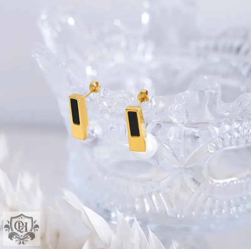 Elegant 18K Gold Pearl Strip Earrings