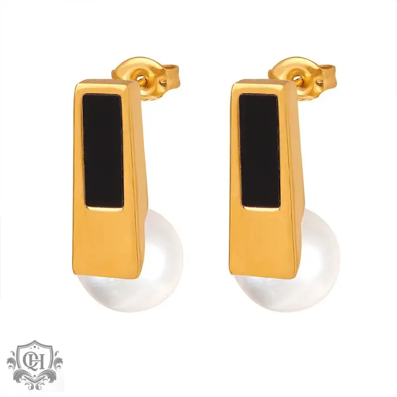 Elegant 18K Gold Pearl Strip Earrings