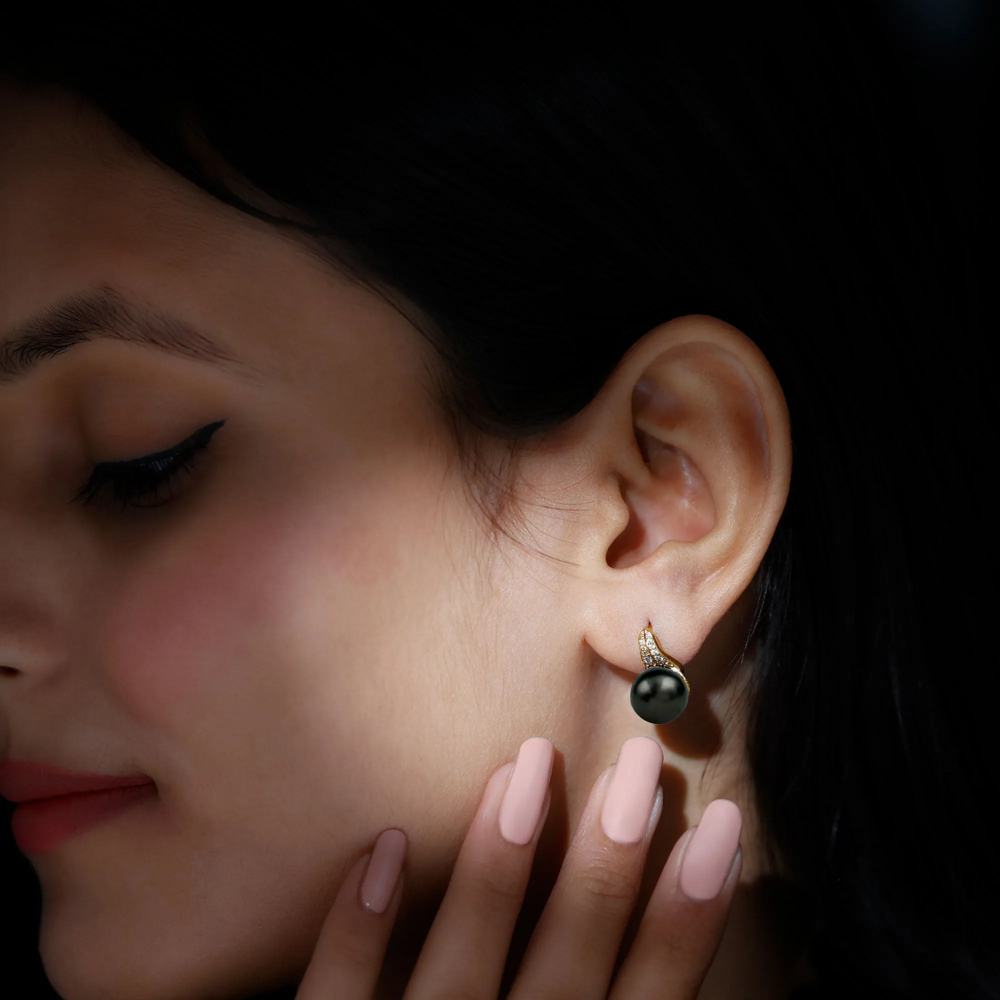 Elegant Black Pearl Drop Earrings with Diamond