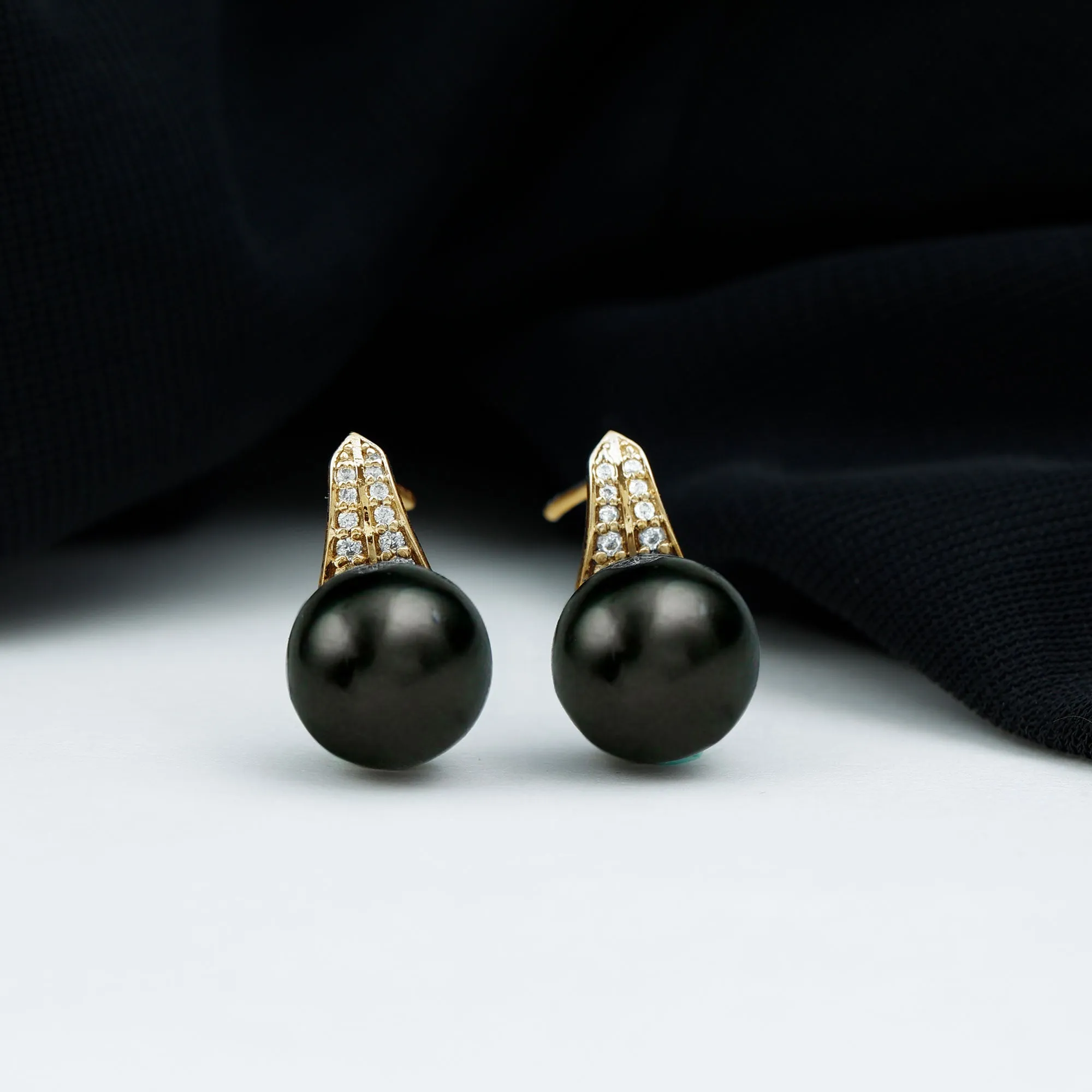 Elegant Black Pearl Drop Earrings with Diamond