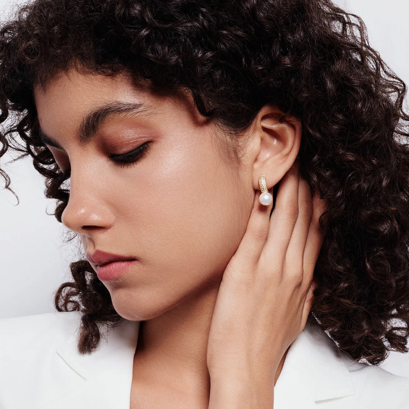 Elegant Freshwater Pearl Earrings WE00624