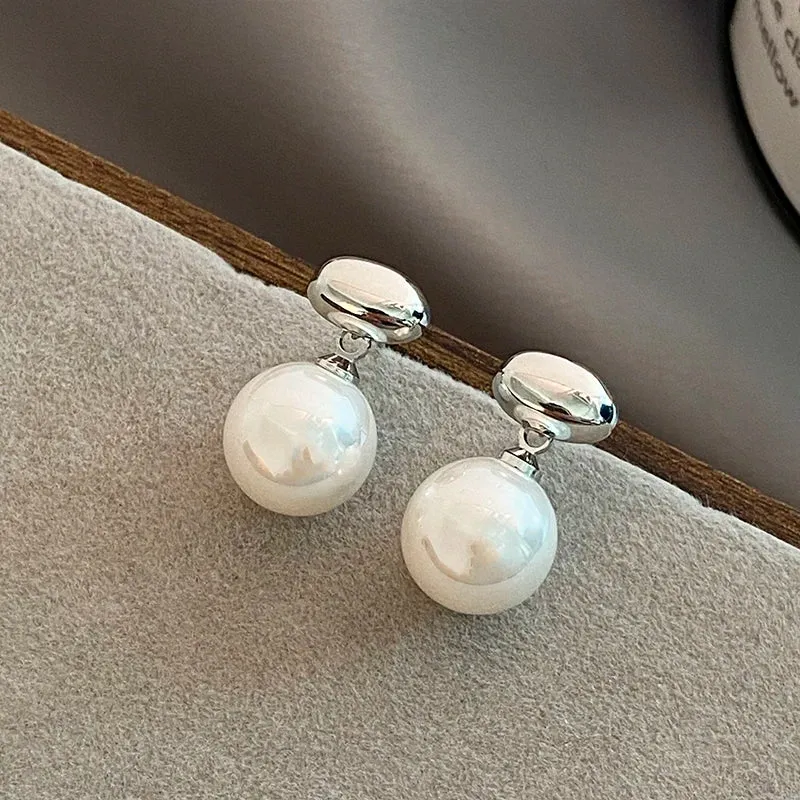 Elegant Gold Pearl Earrings