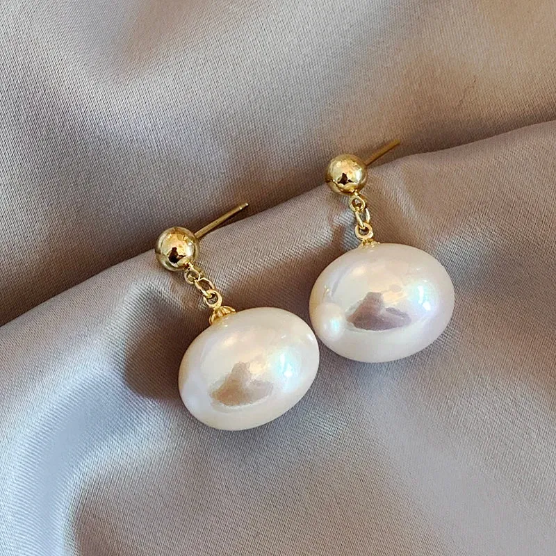 Elegant Gold Pearl Earrings