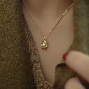 Elegant Pearl Drop Pendant
