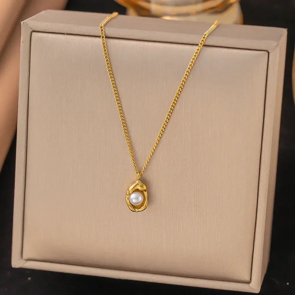 Elegant Pearl Drop Pendant