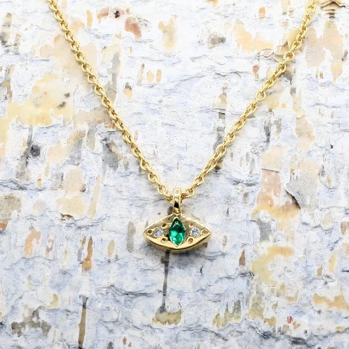 Emerald   10k Gold Cat Eye Pendant Necklace