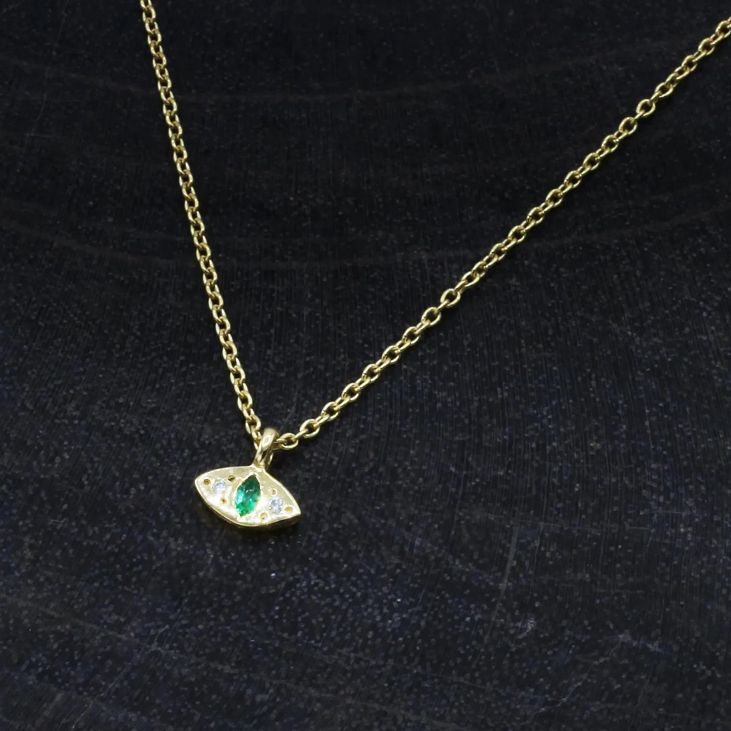 Emerald   10k Gold Cat Eye Pendant Necklace