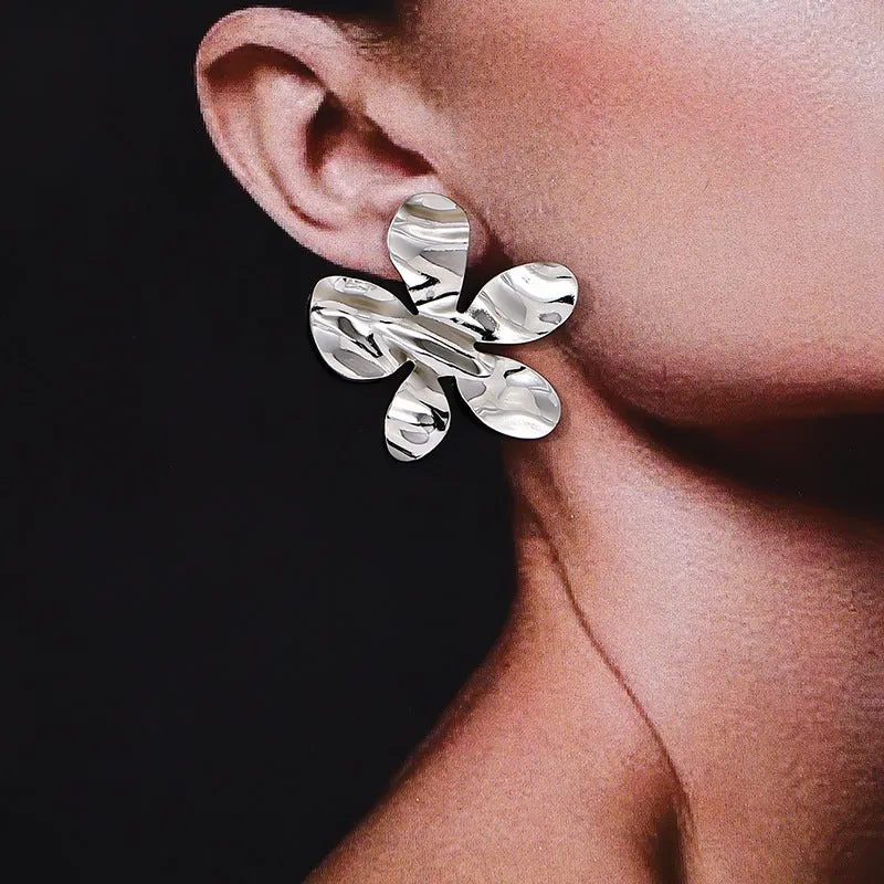 Exaggerated Retro Korean Heart Flower Earrings for Stylish Women