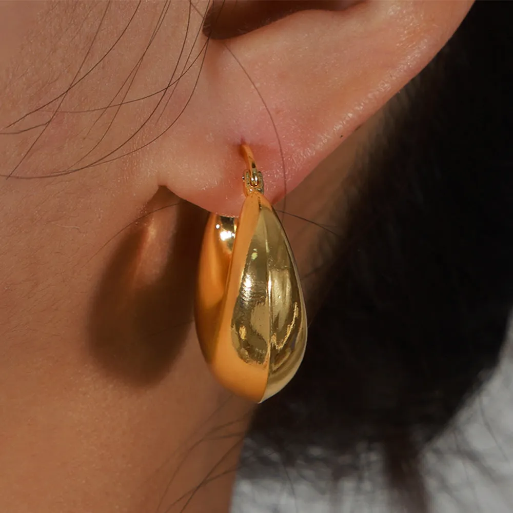 Golden Geometric U-Shaped Earrings - Stylish Women's Niche Jewelry