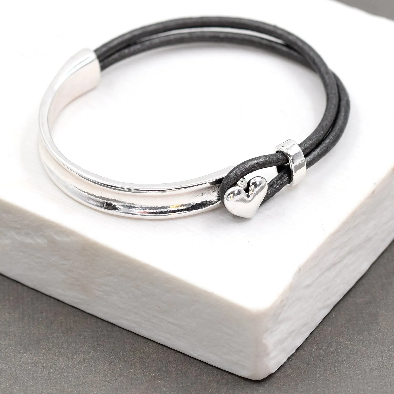 Grey leather bracelet with heart clasp