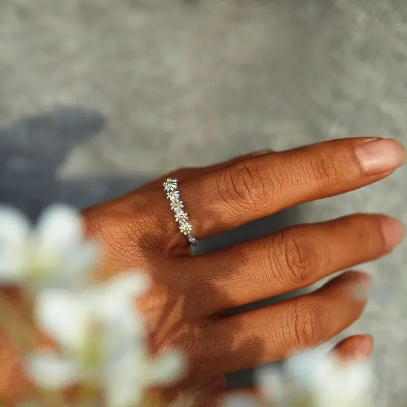 I Think About You Every Daisy Flower Ring, Feminine Ring, Dainty Ring, Cute Ring, Delicate Ring, Adjustable, Gift for Her