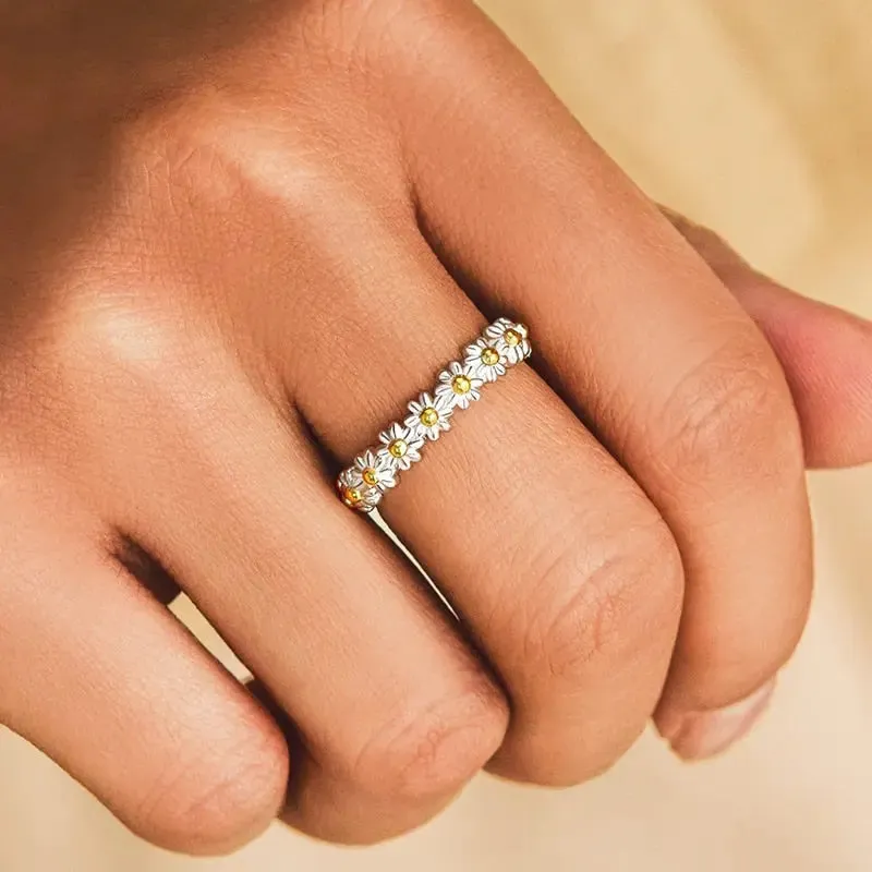 I Think About You Every Daisy Flower Ring, Feminine Ring, Dainty Ring, Cute Ring, Delicate Ring, Adjustable, Gift for Her
