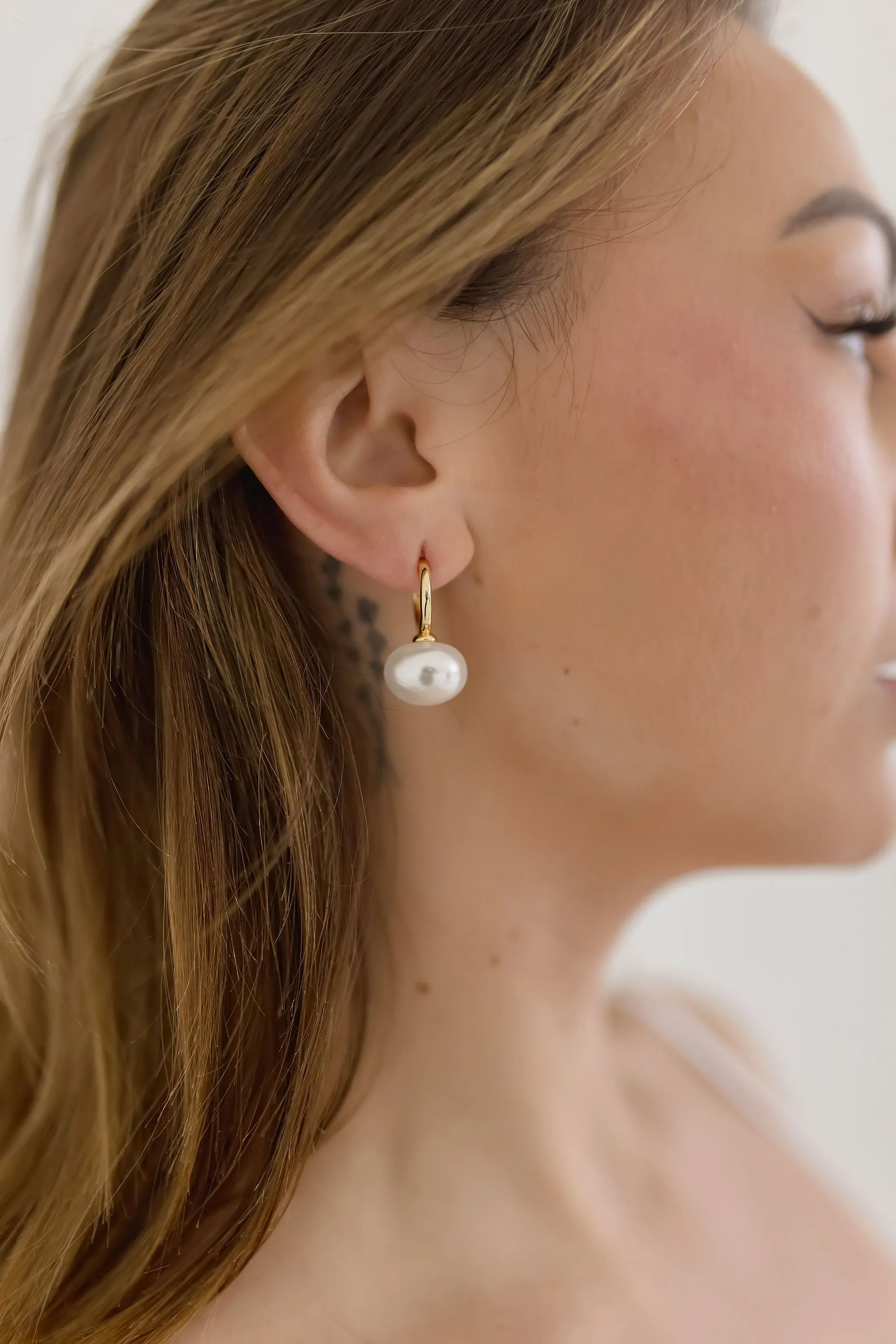 Jude Oversized Pearl Drop Earrings Gold