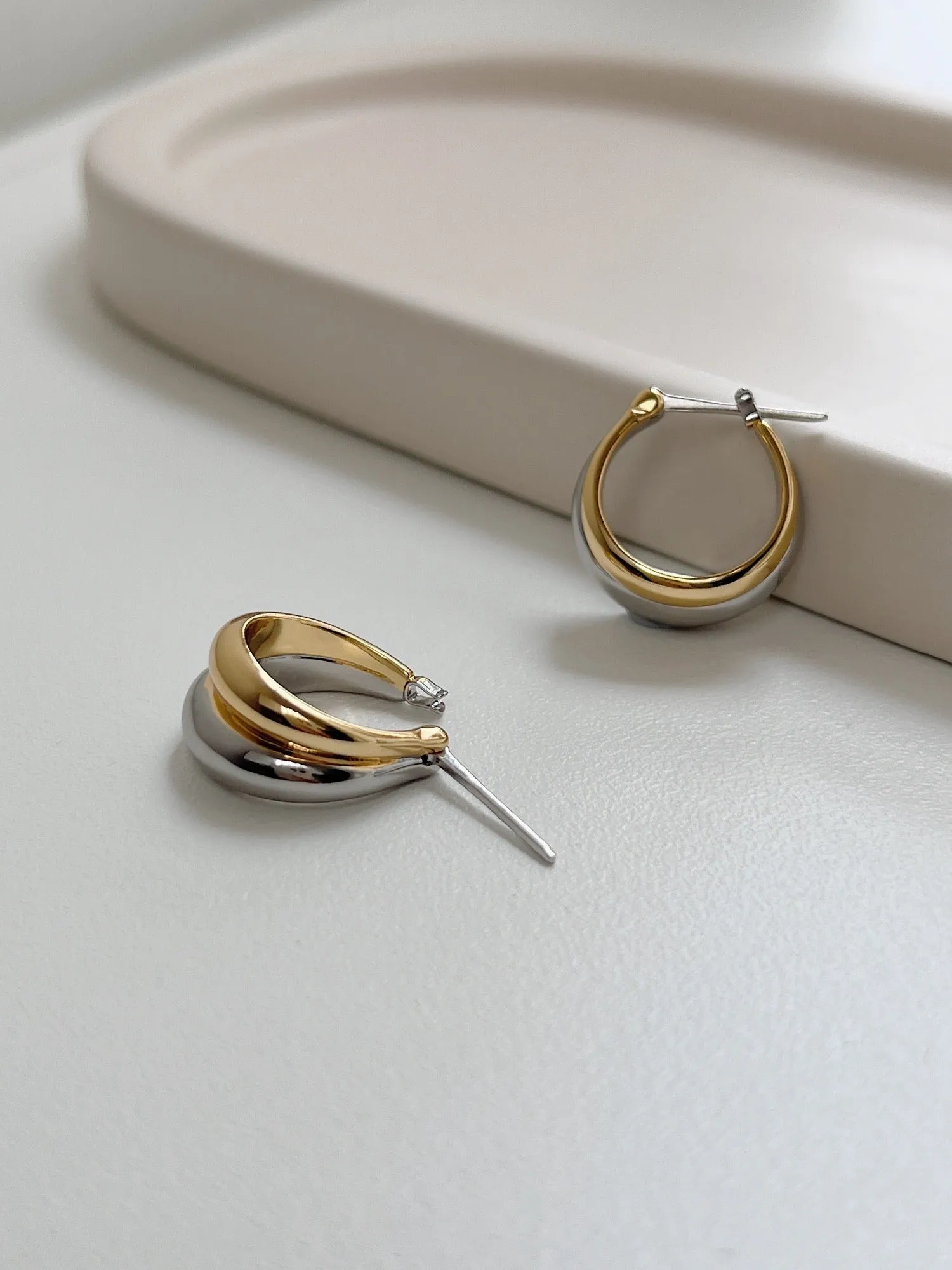 Kim Minimalist Mixed Metal Hoops