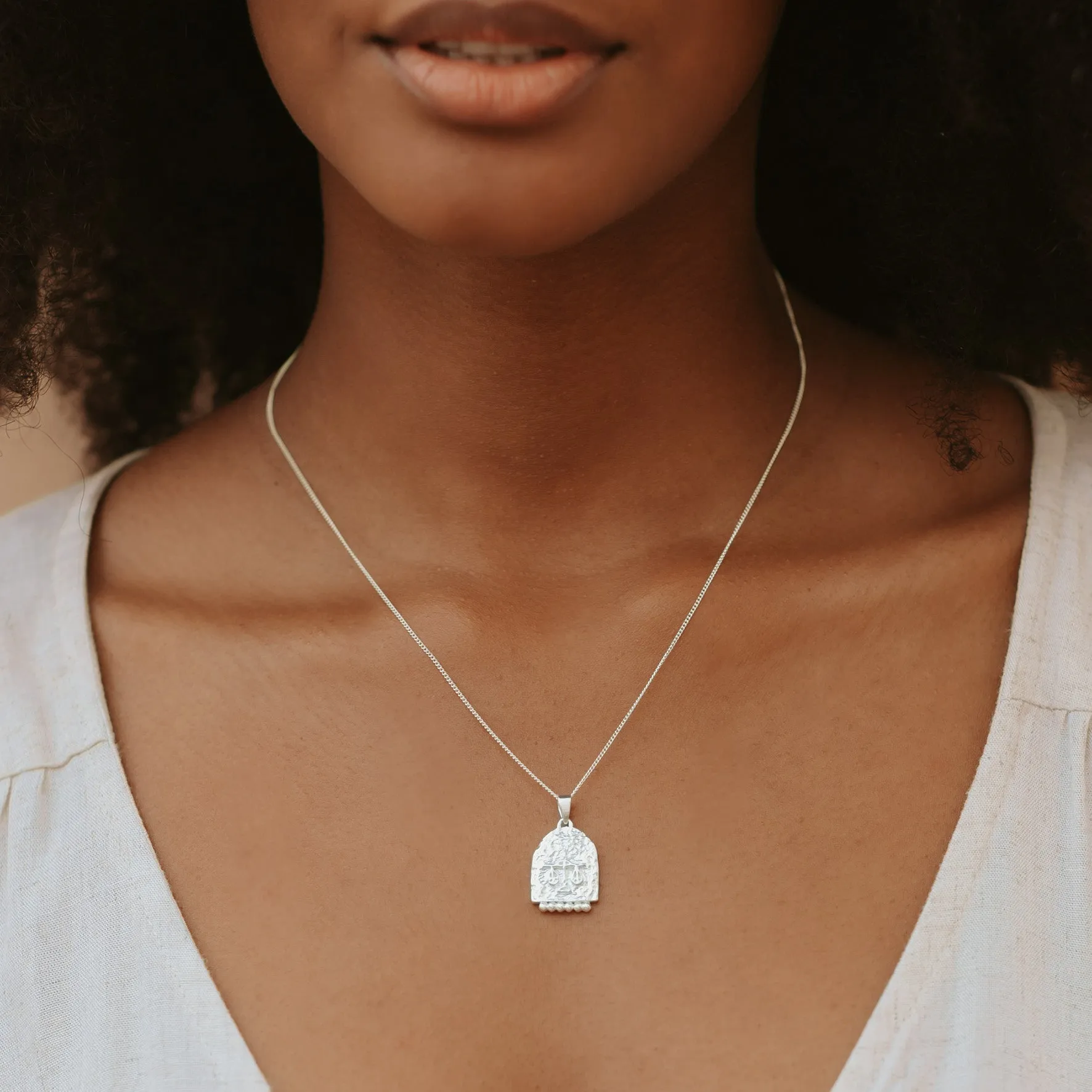 LIBRA ZODIAC NECKLACE - SILVER