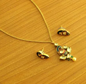 MULTICOLOR PEARL PENDANTS