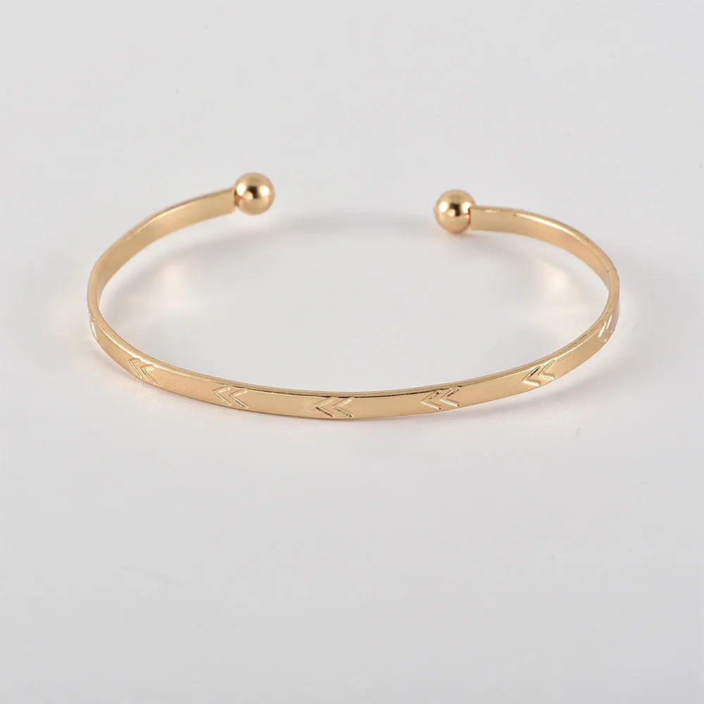 Natural shell arrow geometric bracelet