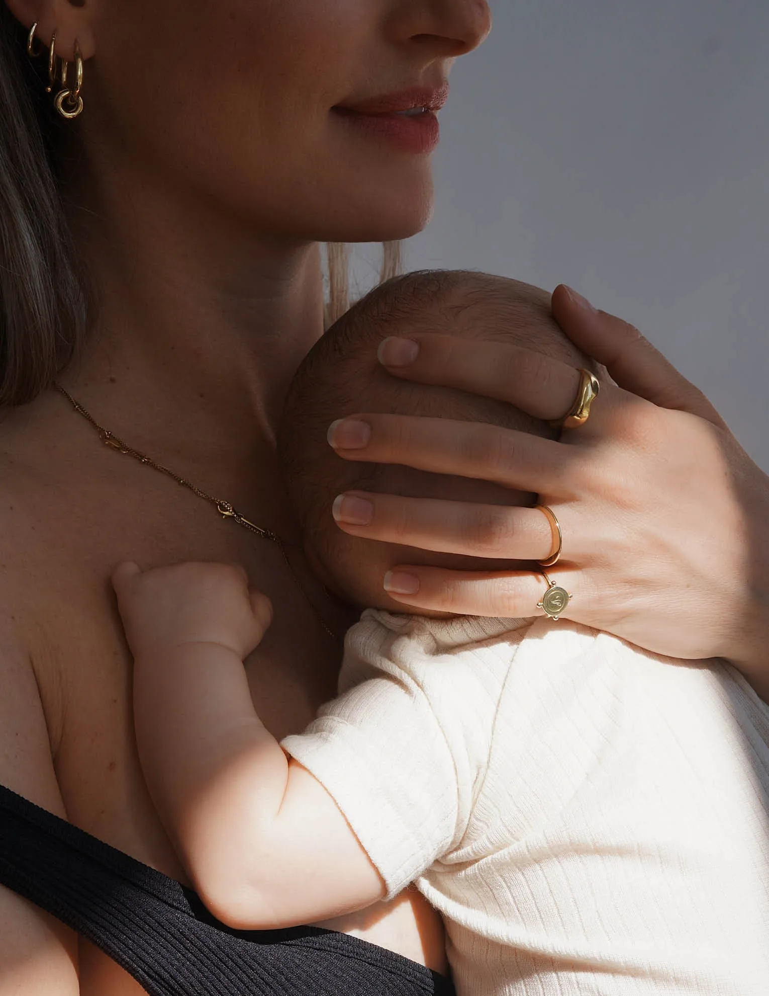 Ozone ring <br>Solid gold