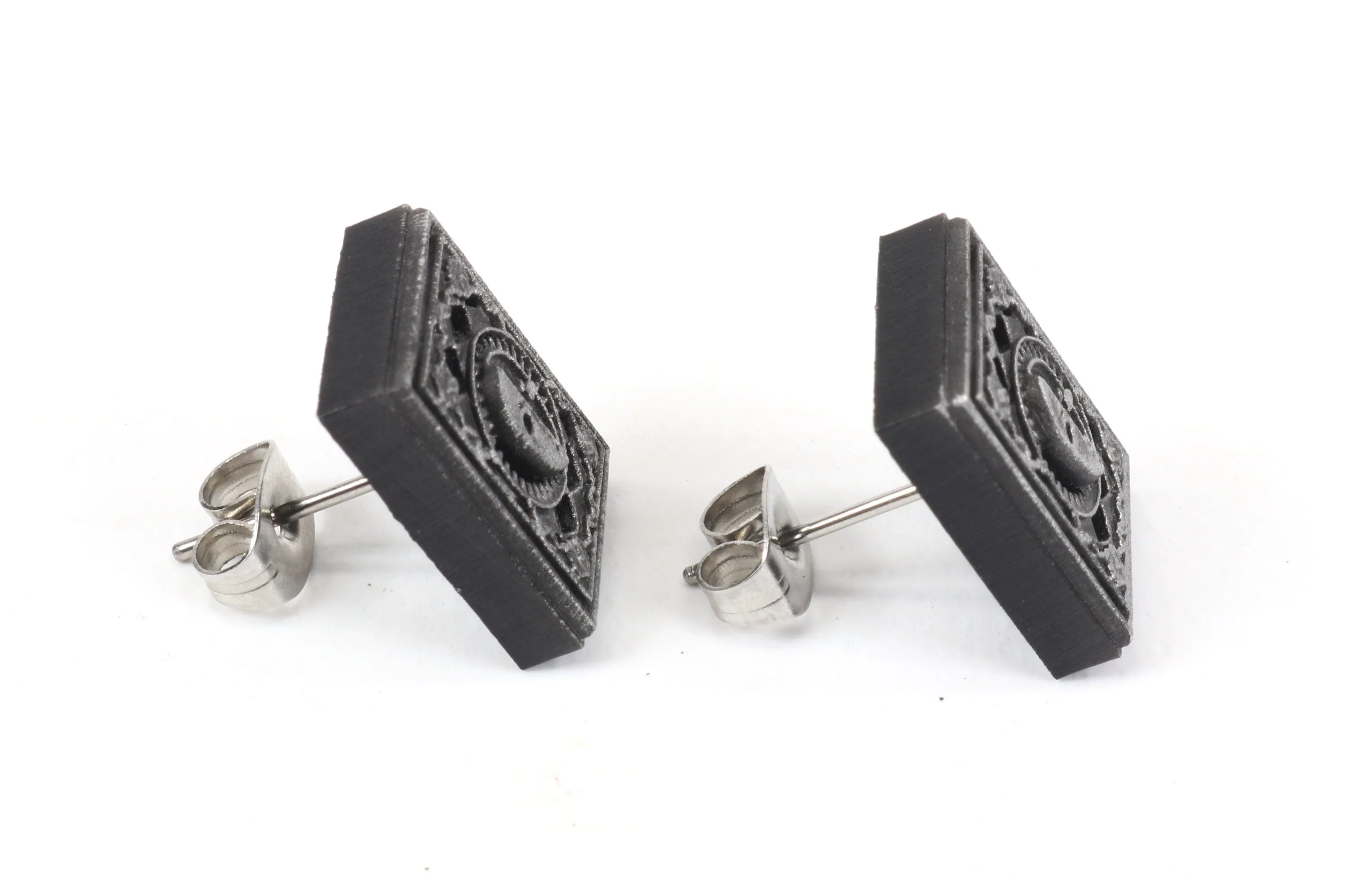 Shuffle Time Glow Earrings - Persona 3 Reload