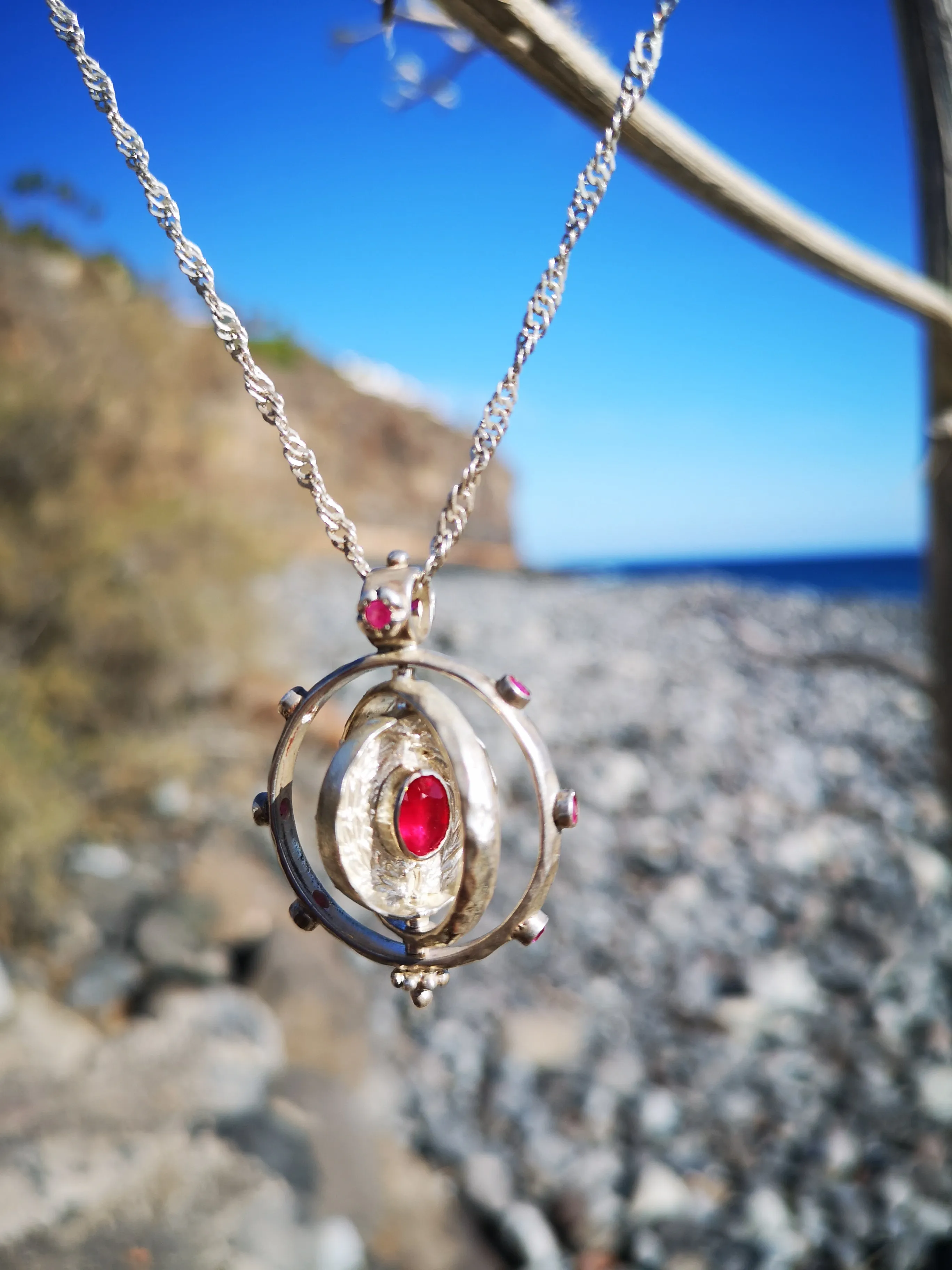 Spinning Pendant