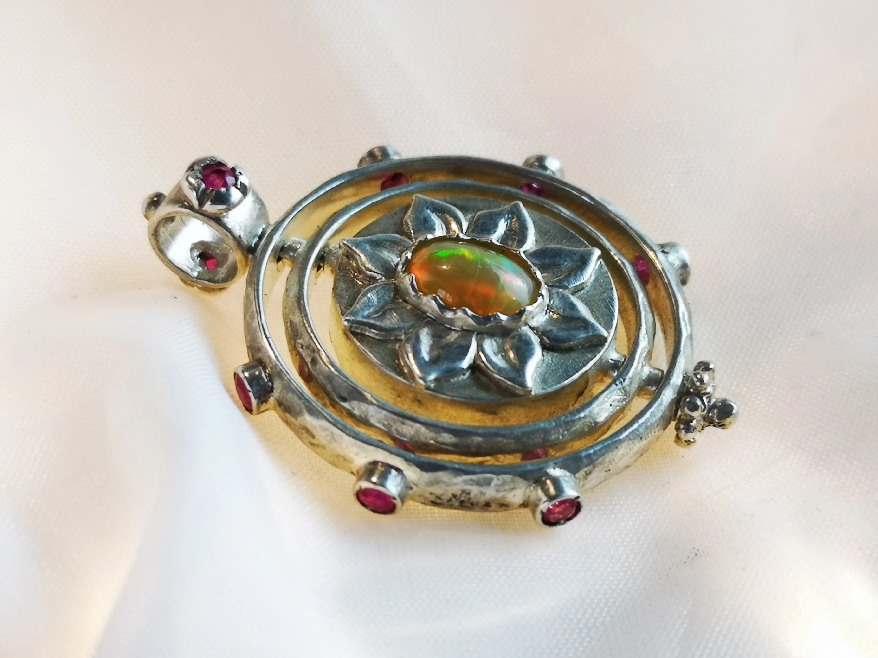 Spinning Pendant