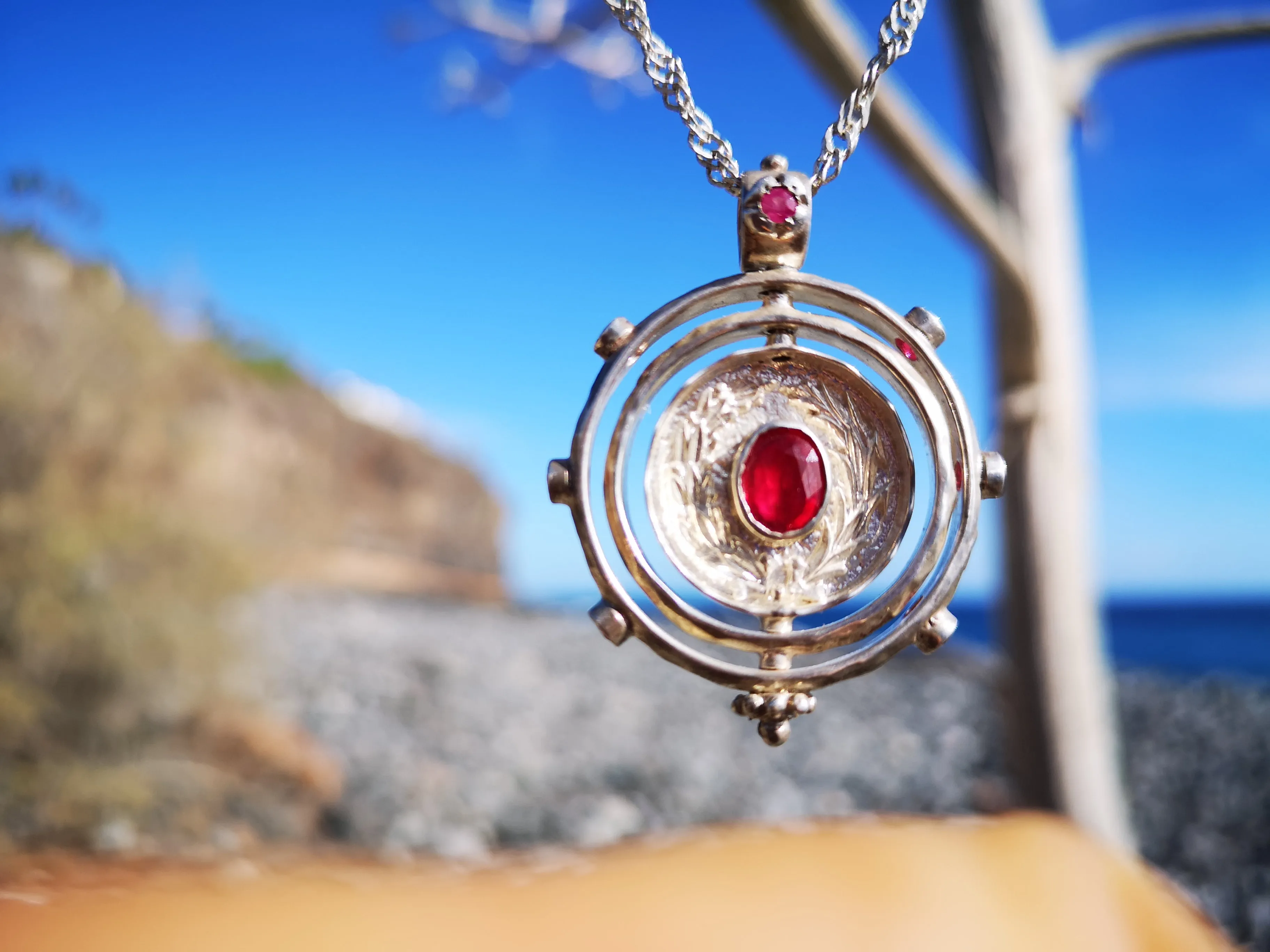 Spinning Pendant