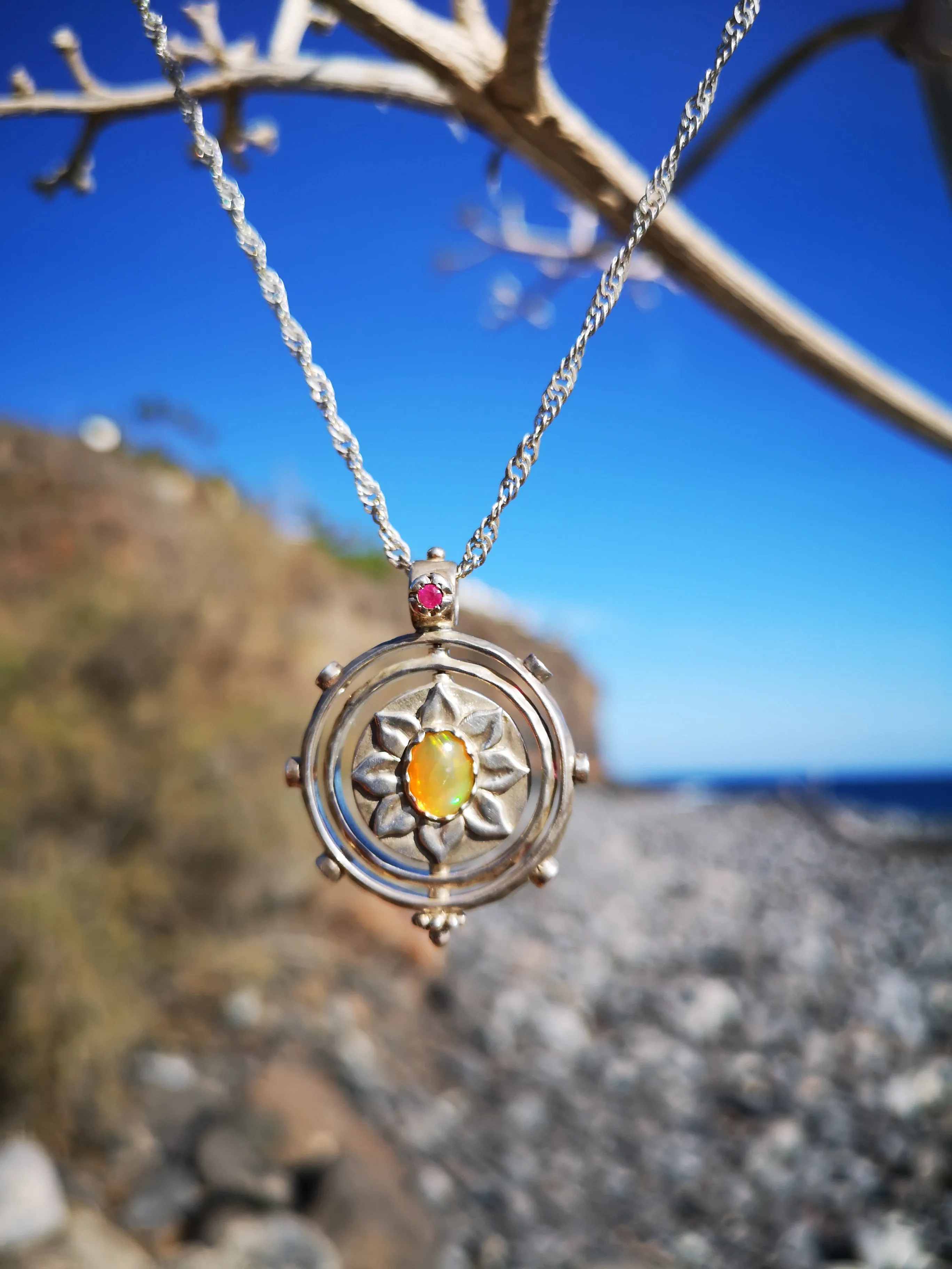 Spinning Pendant