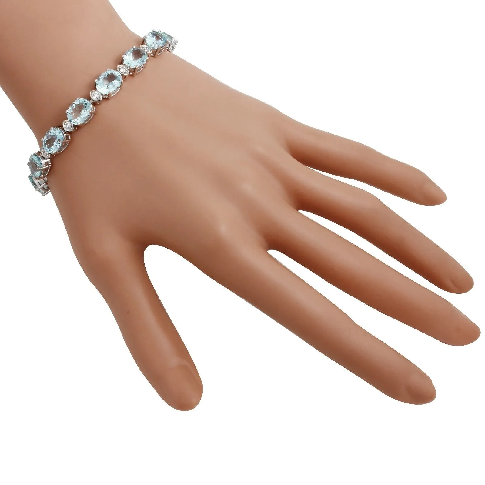 Very Impressive 25.75 Carats Natural Aquamarine & Diamond 14K Solid White Gold Bracelet