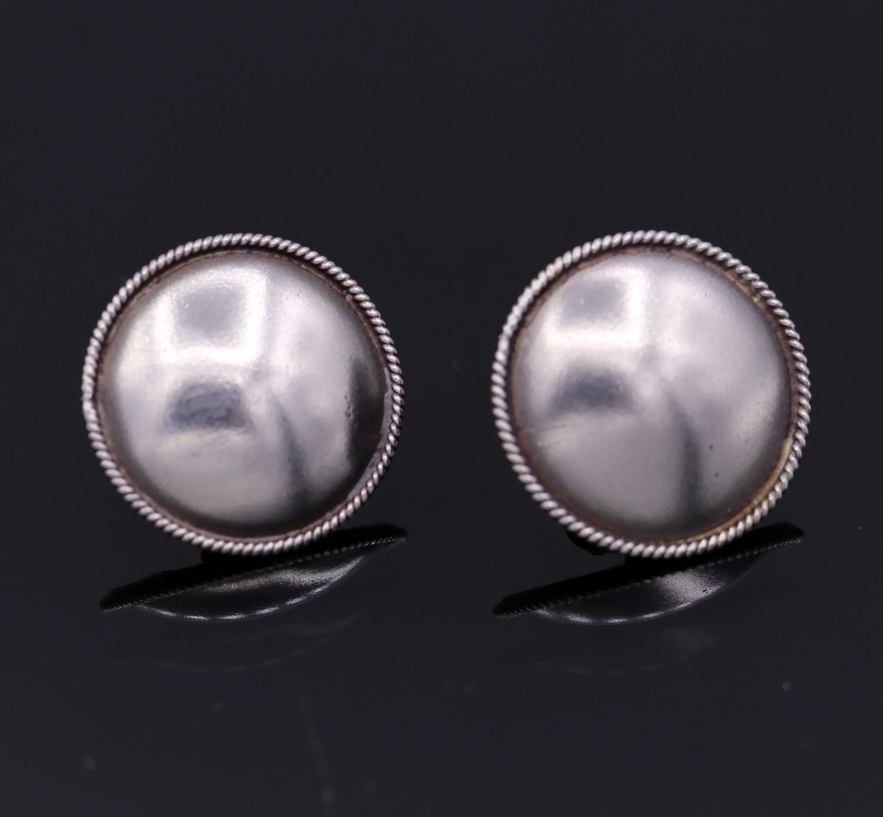 Vintage design 925 sterling silver plain style handmade round design fabulous Stud earrings tribal jewelry from Rajasthan india  s523