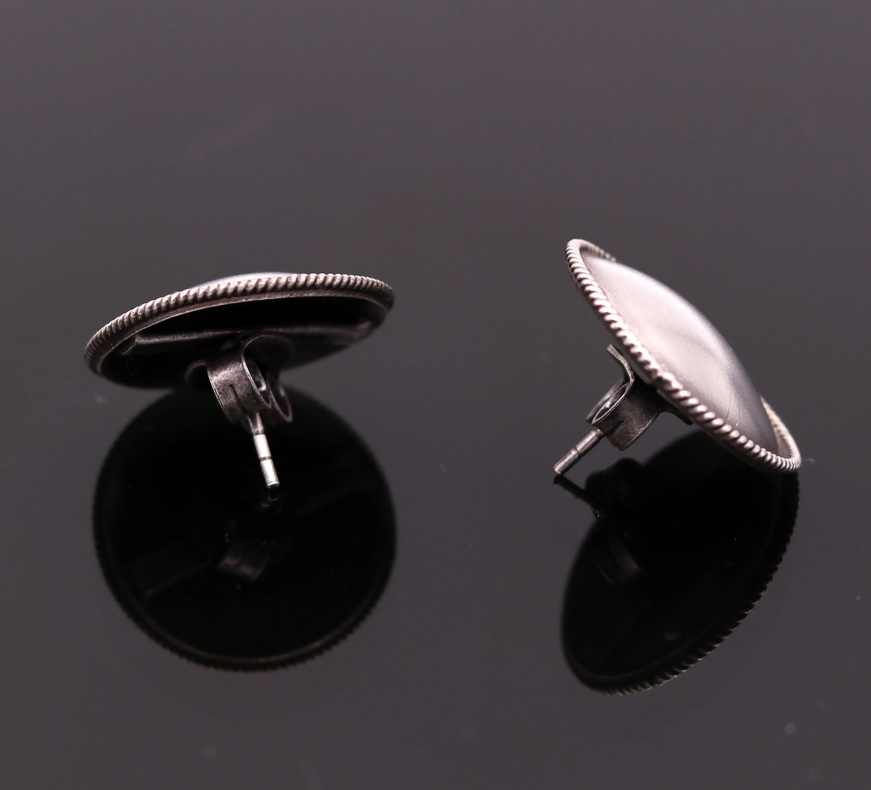 Vintage design 925 sterling silver plain style handmade round design fabulous Stud earrings tribal jewelry from Rajasthan india  s523