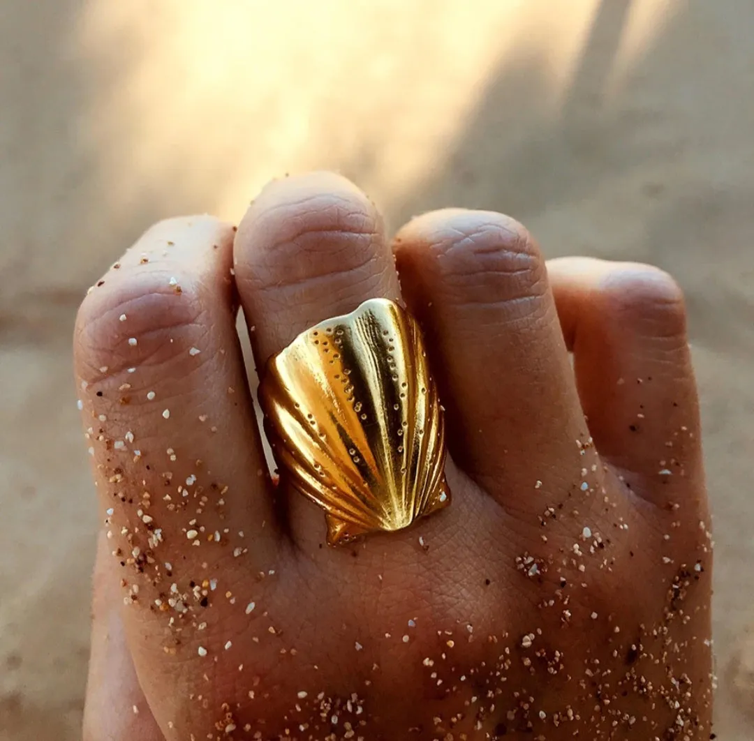 Waterproof Stainless-Steel Seashell Adjustable ring.