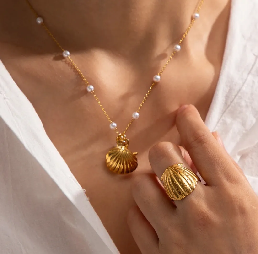 Waterproof Stainless-Steel Seashell Adjustable ring.