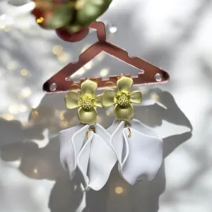 White - flower earrings | dangle petals baroque earrings | unique golden floral earrings | bridal party wedding earrings